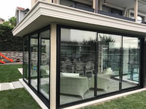 Cam Balkon