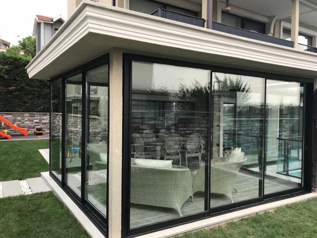 Cam Balkon